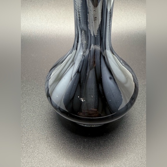 Vintage Bud Vase - Picture 4 of 8